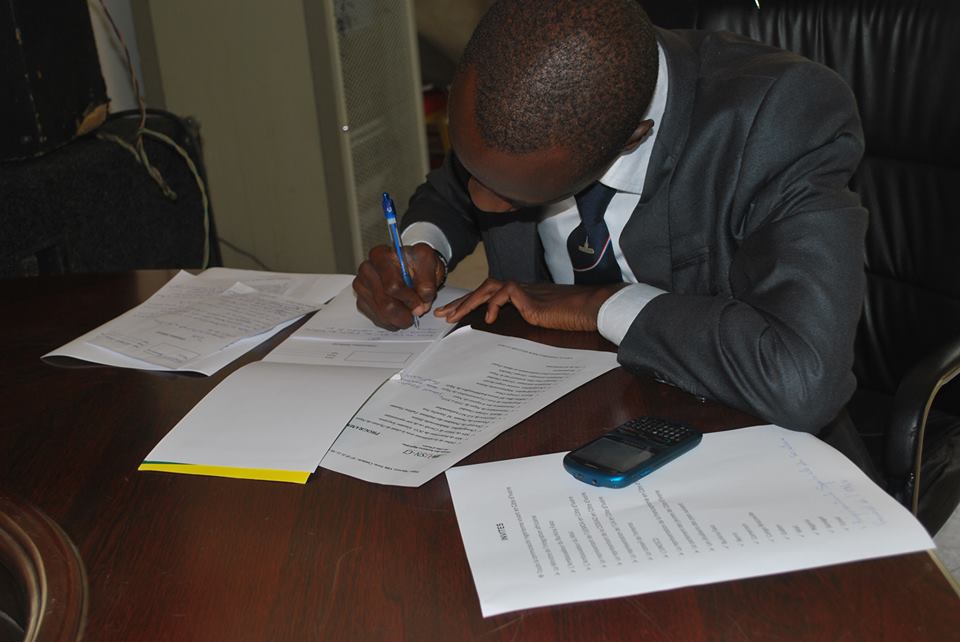 Article : Coup de plume: Dame &eacute;criture, enivre moi